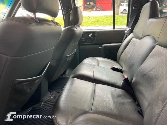 S10 - 2.4 MPFI EXECUTIVE 4X2 CD 8V 4P MANUAL