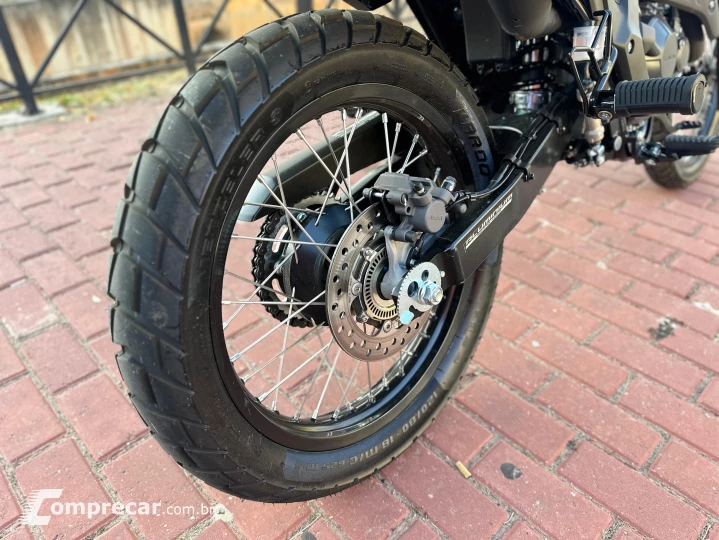 XRE 300 SAHARA ADV