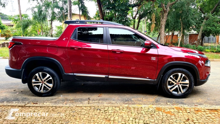 TORO 2.0 16V Turbo Freedom 4WD