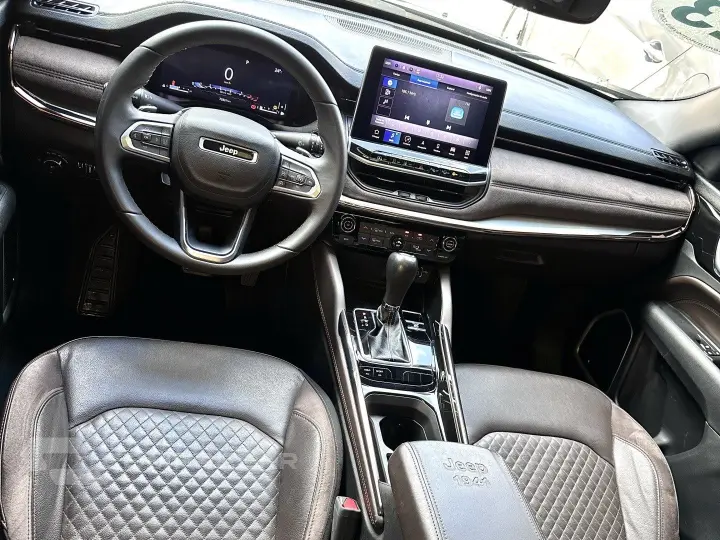 COMMANDER 1.3 T270 TURBO FLEX OVERLAND AT6