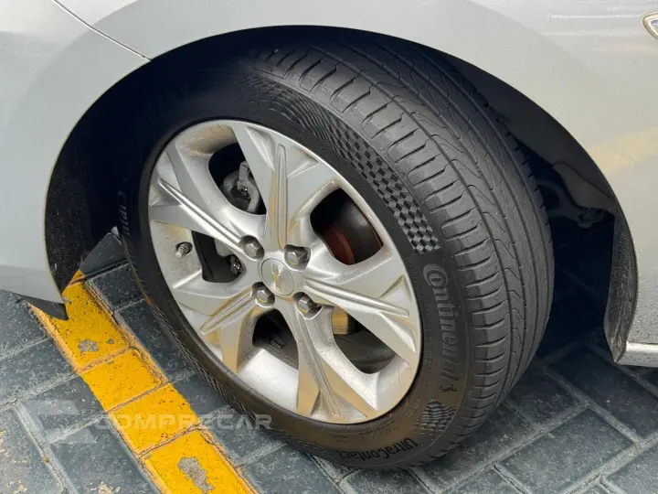 ONIX 1.0 Turbo Plus Premier