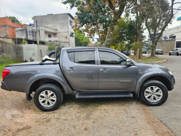 L200 TRITON 2.4 HLS Chrome 4X2 CD 16V