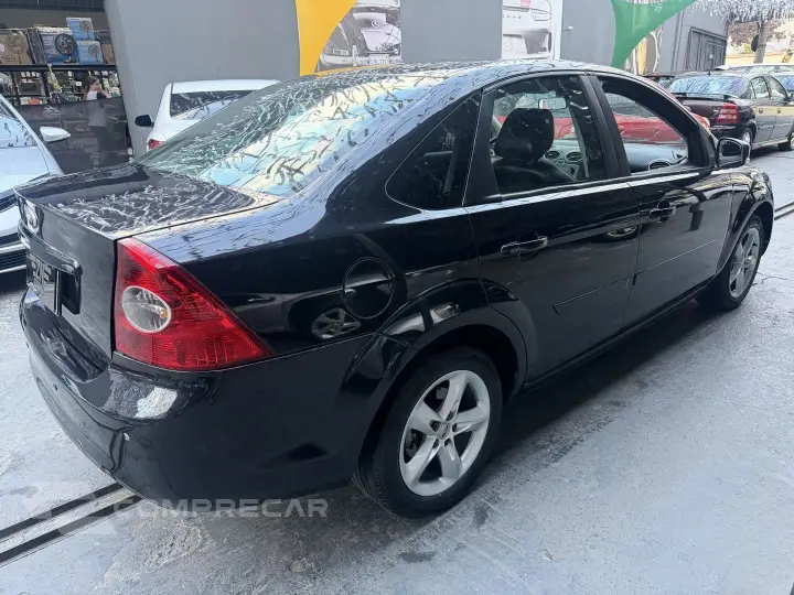 FOCUS 2.0 GHIA SEDAN 16V GASOLINA 4P AUTOMÁTICO