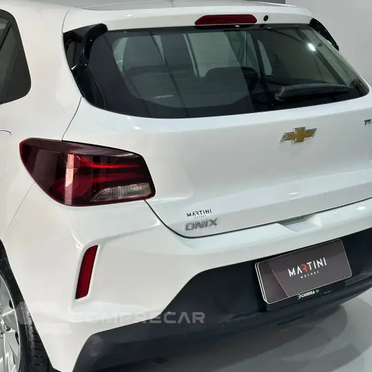 ONIX HATCH LT 1.0 12V TB Flex 5p Mec.