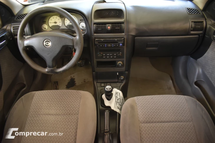 ASTRA 2.0 MPFI CD Sedan 8V