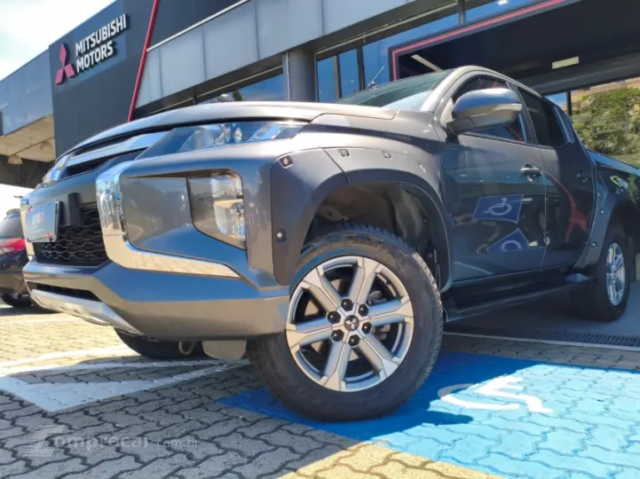 TRITON 2.4 Biturbo CD HPE 4X4