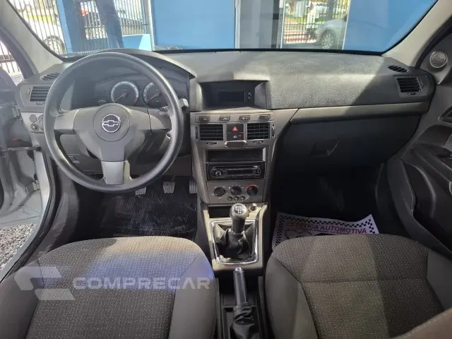 VECTRA SEDAN - 2.0 MPFI EXPRESSION 8V 140CV 4P MANUAL