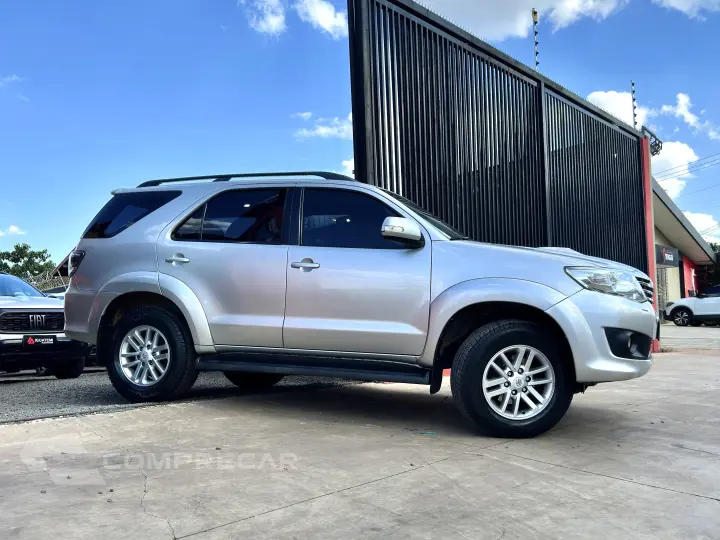 HILUX SW4 3.0 SRV 4X4 16V TURBO INTERCOOLER DIESEL 4P AUTOMÁ