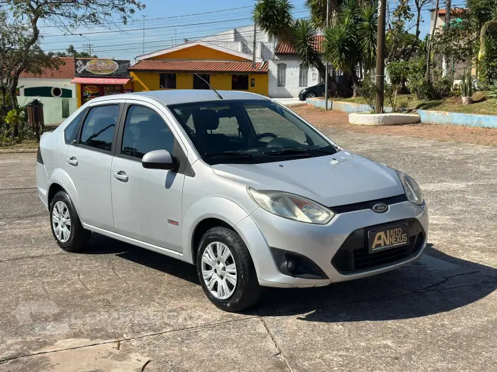 FIESTA 1.6 MPI Class Sedan 8V