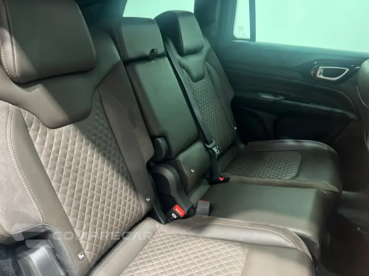 COMMANDER 1.3 T270 TURBO FLEX OVERLAND AT6
