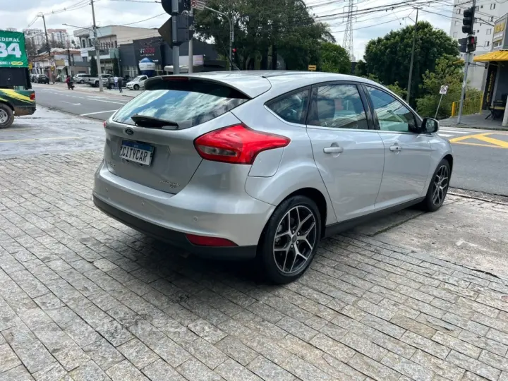 FOCUS 2.0 TITANIUM FASTBACK 16V FLEX 4P POWERSHIFT
