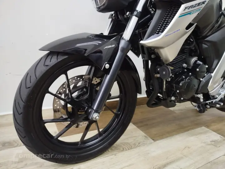 Fazer FZ25