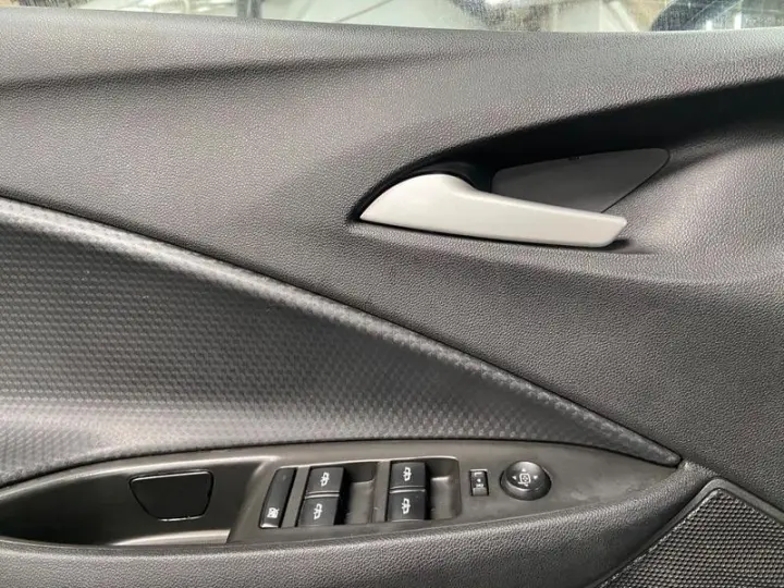 ONIX HATCH LT 1.0 12V TB FLEX