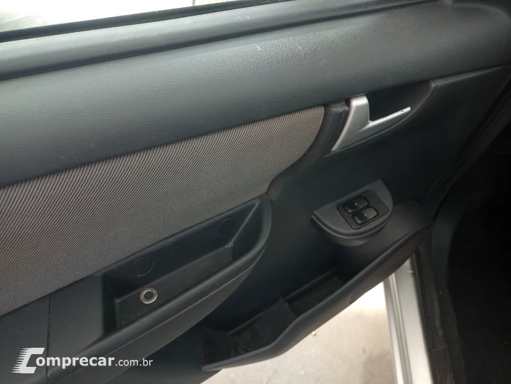 CELTA 1.0 MPFI LT 8V