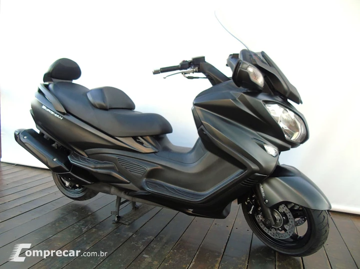 SUZUKI BURGMAN 650 EXECUTIVE