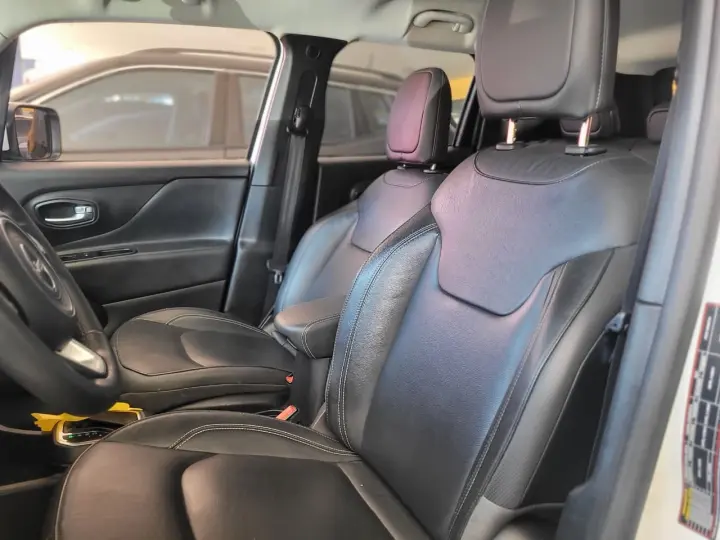 Renegade Longitude 1.8 4x2 Flex 16V Aut.