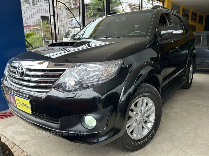 Hilux SW4 SRV D4-D 4x4 3.0 TDI Dies. Aut