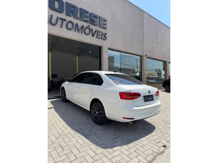 JETTA 2.0 TRENDLINE FLEX 4P TIPTRONIC