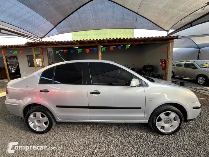 POLO SEDAN 1.6 MI 8V FLEX 4P MANUAL