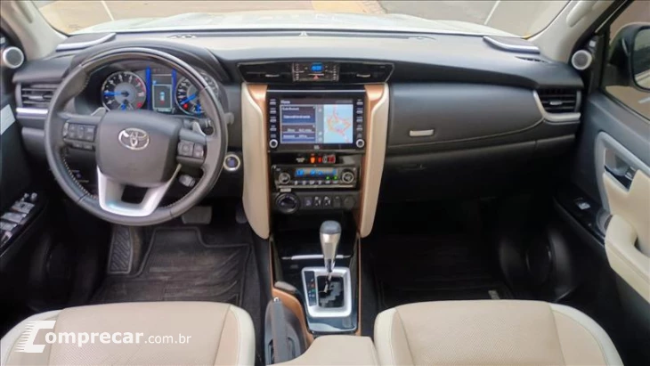 HILUX SW4 2.8 SRX Diamond 4X4 7 Lugares 16V Turbo Intercoole