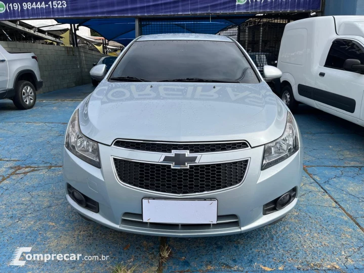 Cruze Sedan
