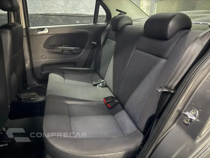 VOYAGE 1.0 MI 8V FLEX 4P MANUAL