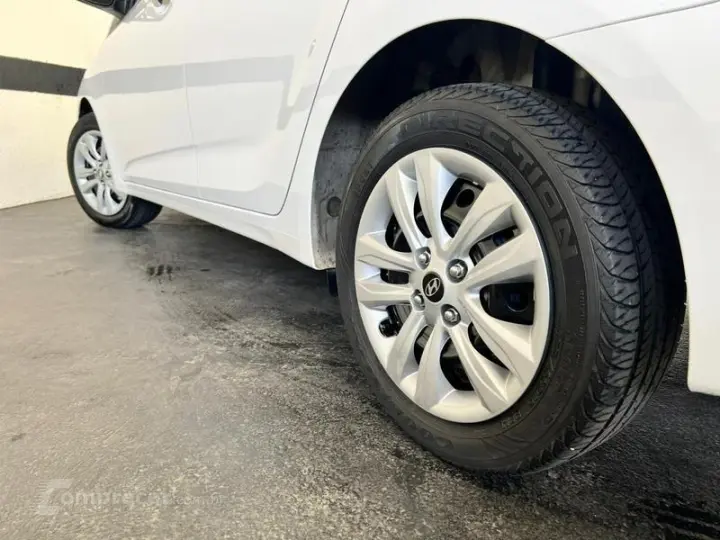 HB20S 1.6 COMFORT PLUS 16V FLEX 4P AUTOMATICO