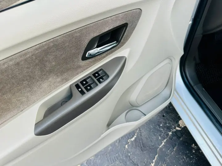 SPIN LTZ 1.8 8V Econo.Flex 5p Aut.