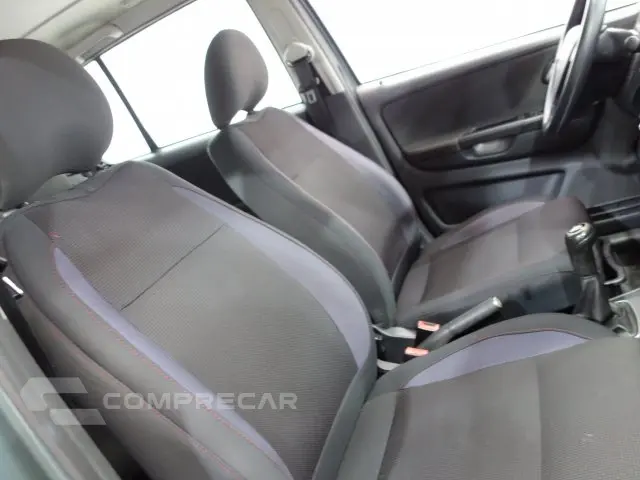 FOX - 1.6 MI PRIME 8V 4P MANUAL