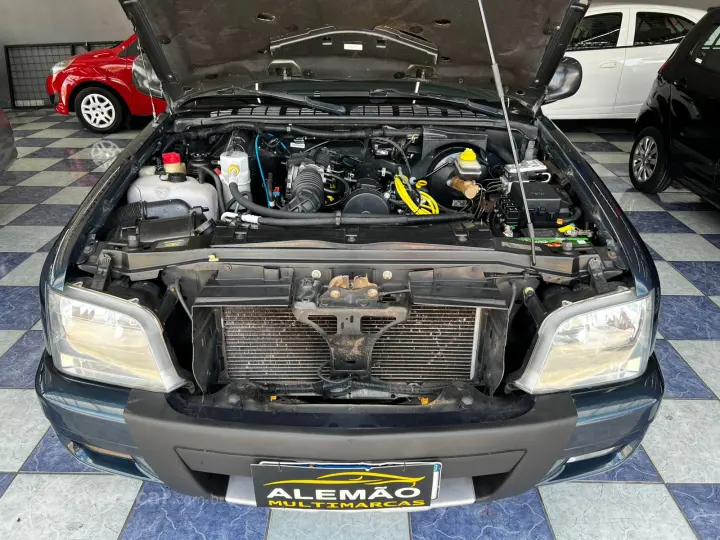 S10 2.4 MPFI Executive 4X2 CD 8V