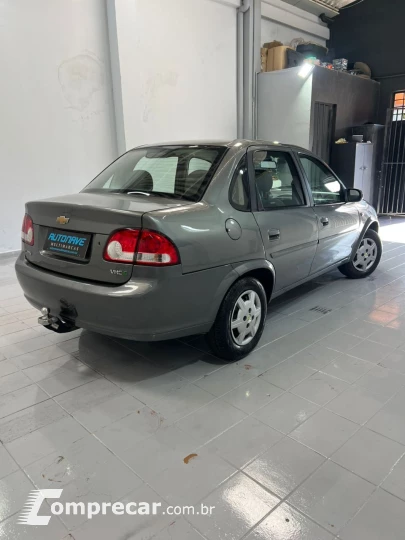 Classic Sedan 1.0 4P