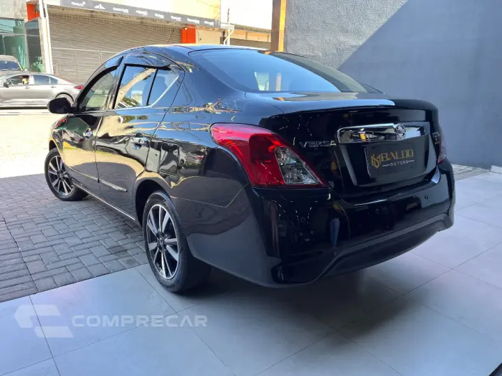 VERSA SL 1.6 16V FlexStart 4p Aut.
