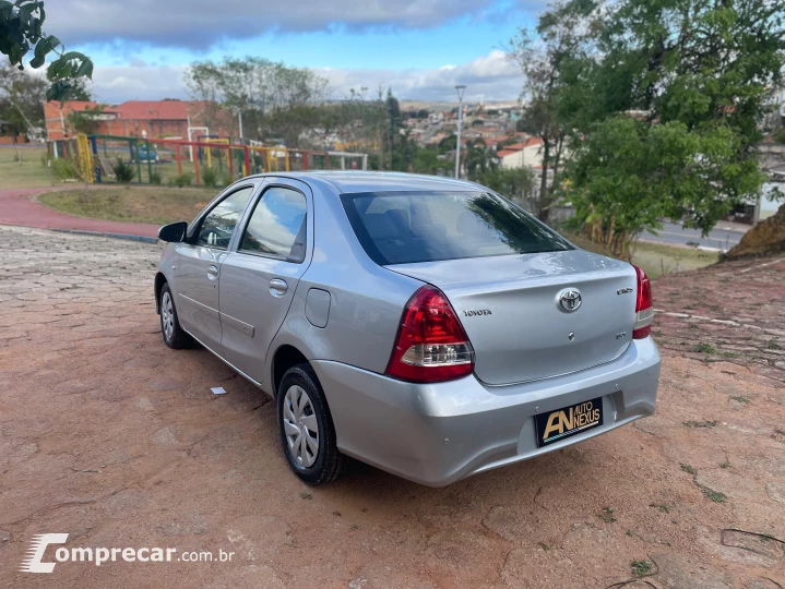 ETIOS 1.5 X Sedan 16V