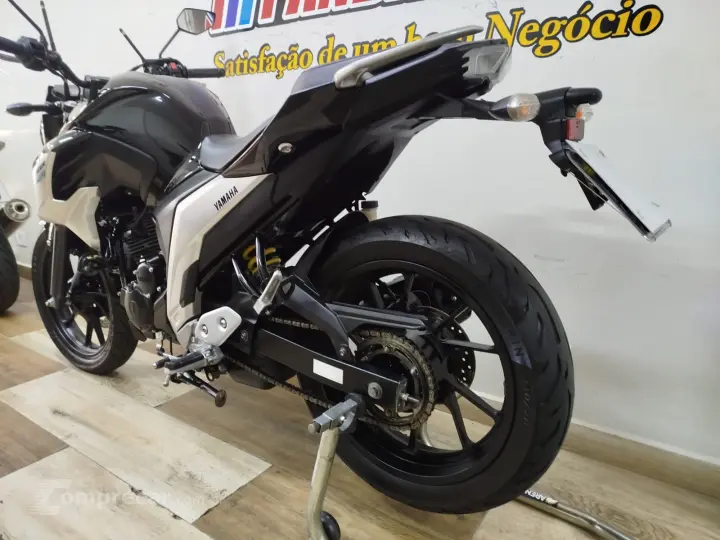 Fazer FZ25