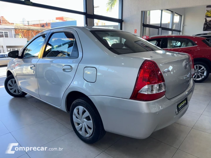 Étios Sedan XS 1.5