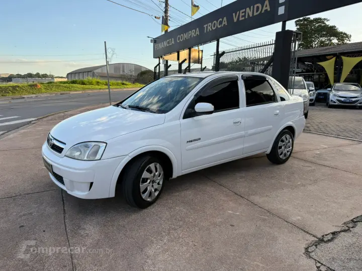 CORSA 1.4 MPFI Premium Sedan 8V