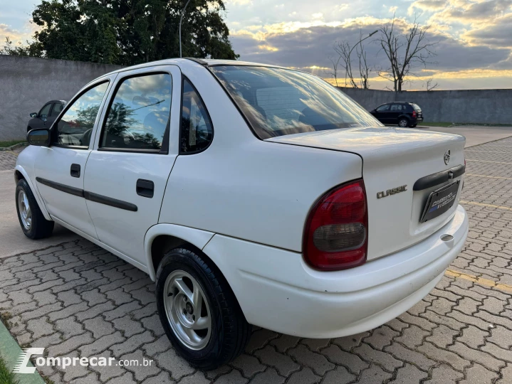 CORSA 1.0 MPFI Sedan 8V