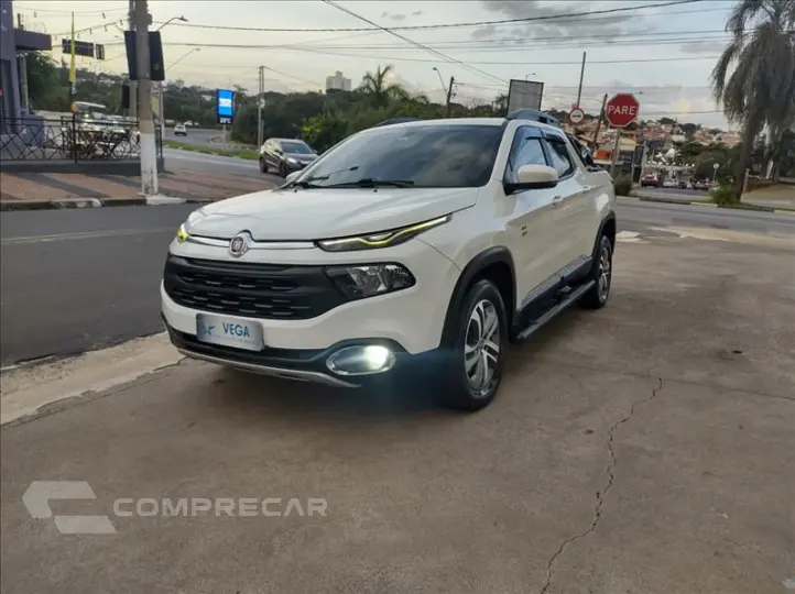 TORO 2.0 16V Turbo Freedom 4WD