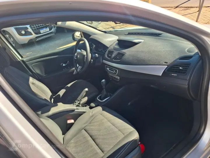 Fluence 2.0 Dynamique 16V Flex 4P Manual