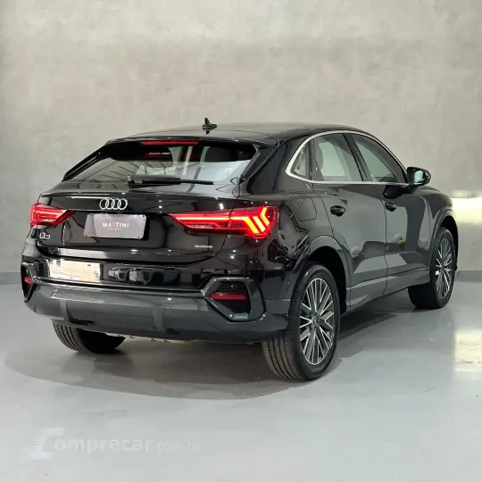 Q3 Performance 2.0 TFSI Tiptr. Quattro