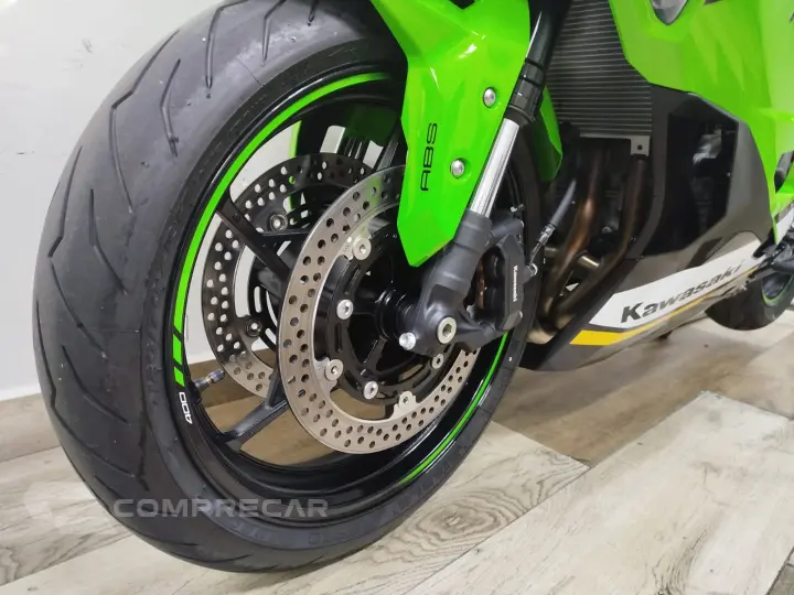 NINJA ZX4 RR