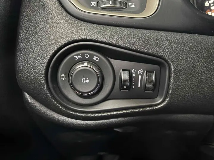 RENEGADE 1.8 16V FLEX 4P AUTOMÁTICO