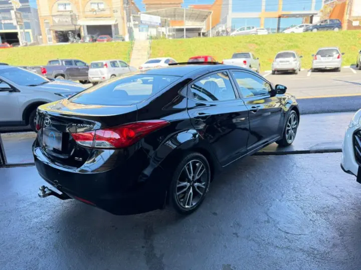 Elantra GLS 1.8 16V Aut.