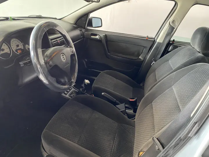 ASTRA 2.0 MPFI Advantage 8V