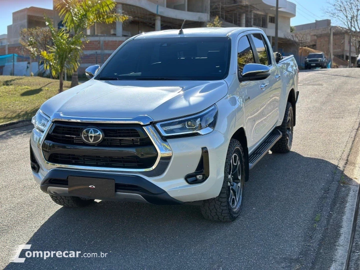 HILUX 2.8 D-4D TURBO DIESEL CD SRX 4X4 AUTOMÁTICO