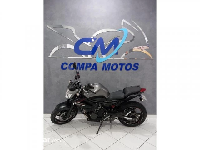 XJ6 N ABS - Naked