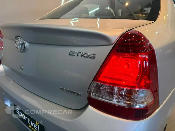 Etios 1.5 Platinum Sedan 16V Flex 4P Automático