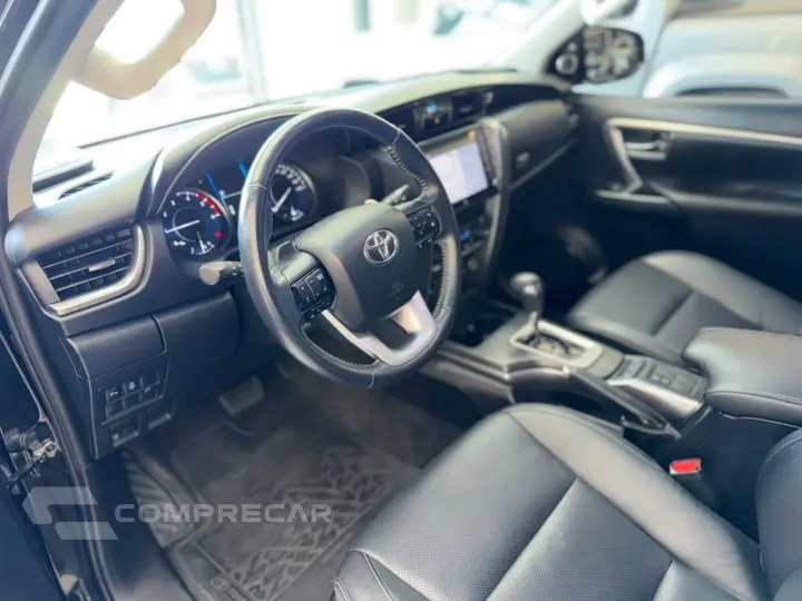 HILUX SW4 2.8 D-4d Turbo SRX 7L 4X4
