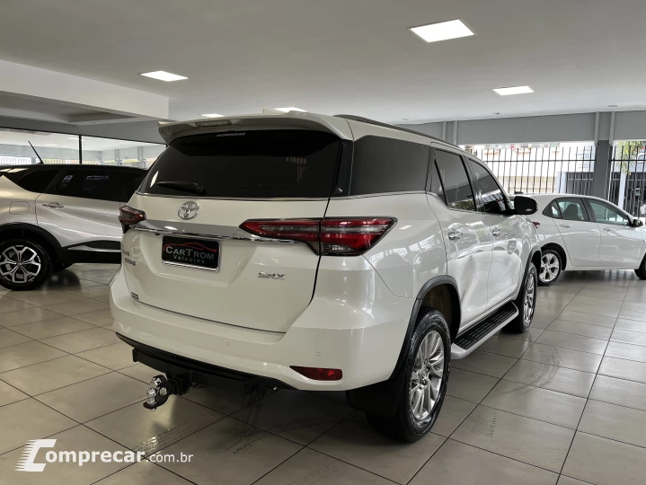 HILUX SW4 2.8 D-4d Turbo SRX 4X4