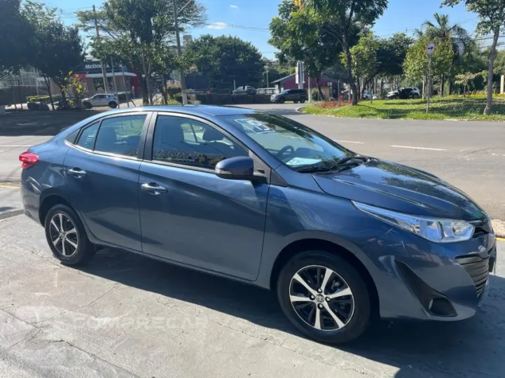 YARIS 1.5 16V Sedan XS Connect